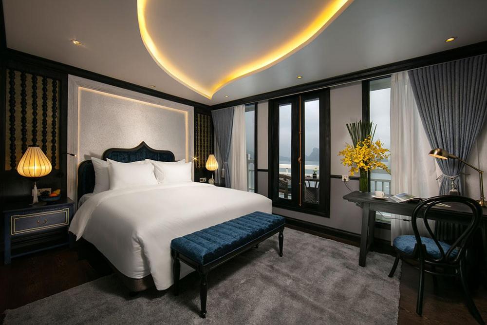 Madeline Cruises Hotel Ha Long Exterior photo